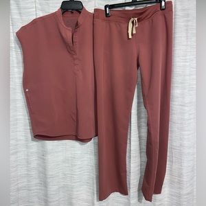 Women’s Mauve Figs Size Small Set